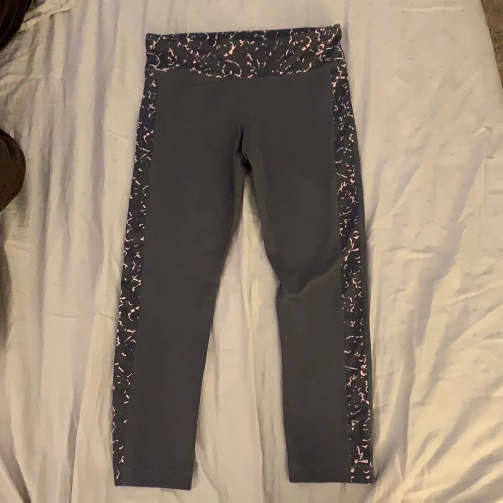 Under armour workout capris. Small